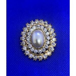 Gold-tone Pearl and Cz Pin